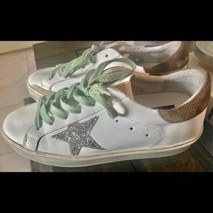 LIKE NEW!!! Golden Goose - size 8!!!
